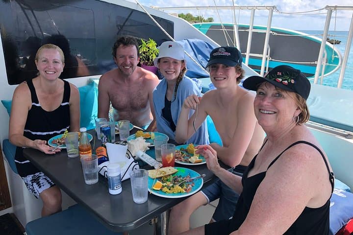 Private Catamaran Charter in St Maarten: Snorkel, Beaches & Plane-Spotting