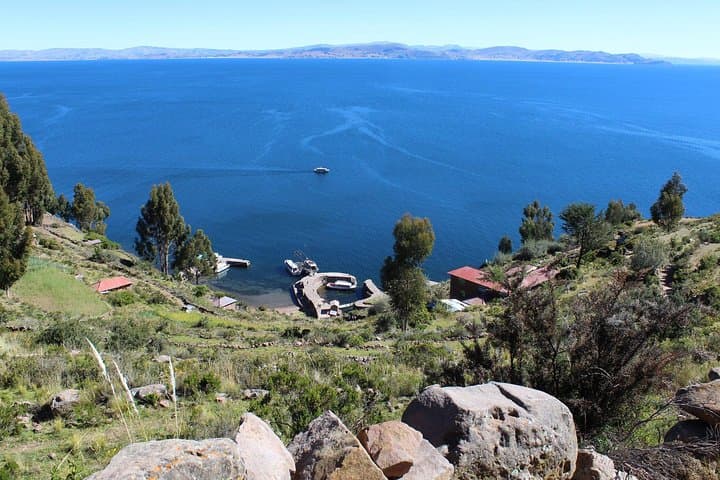 Kayak to the Uros and Taquile: Lake Titicaca Day Trip from Puno photo 3
