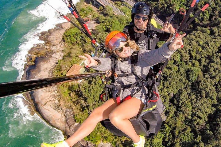 Paragliding Rio de Janeiro: Tandem Launch from São Conrado into Tijuca National Park photo 5