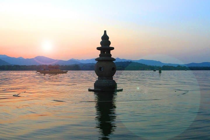 Hangzhou Full-Day Classic Tour from Shanghai — West Lake Cruise, Hefang Street & Longjing Tea photo 1