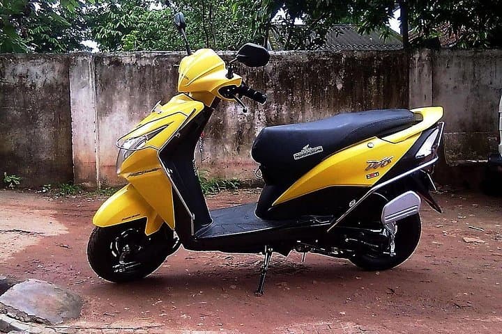 Rent Motorbikes in Ahungalla: Scooter Rentals for Coastal Sri Lanka Exploration photo 3