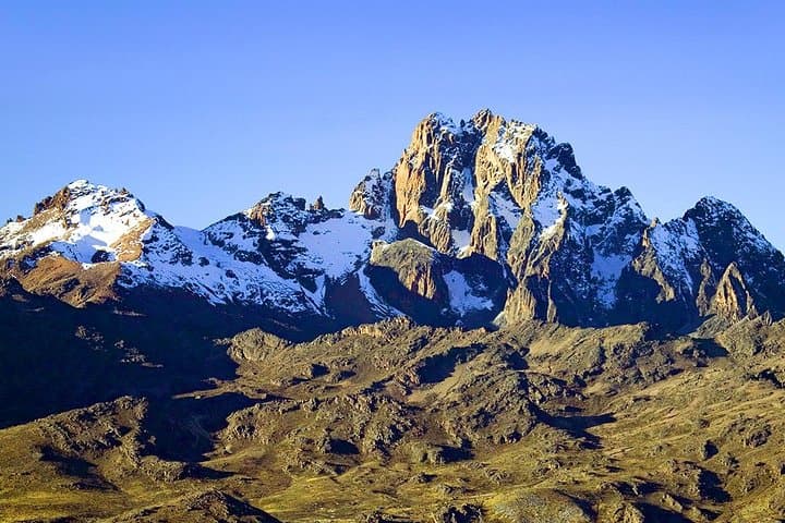 5-Day Mount Kenya Trek: Sirimon–Chogoria Traverse to Point Lenana