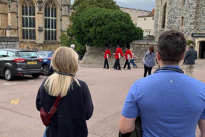 Royal London & Windsor Black Cab Day Trip — Buckingham Palace to Windsor Castle photo 4
