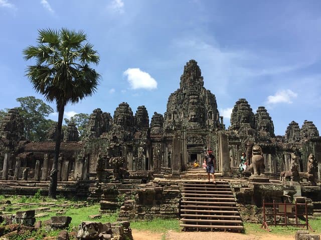 3-Day Private Angkor Temples Tour: Angkor Wat, Koh Ker & Beng Mealea photo 3