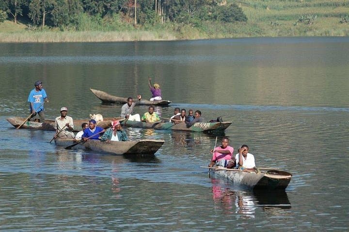 10-Day Uganda: Mountain Gorillas, Volcano Hikes & Lake Bunyonyi Canoe Trek photo 3
