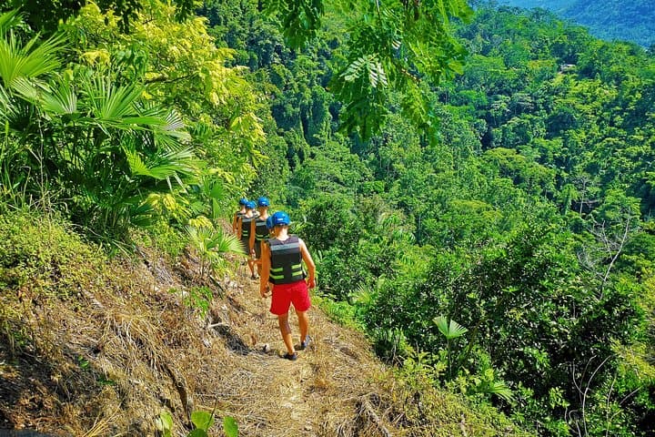 Airplane Cave Adventure from Bucaramanga — Ropes, Waterfalls & Hidden Pools photo 3