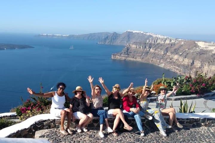 Private Santorini Minivan Tour: 6-Hour Custom Shore Excursion