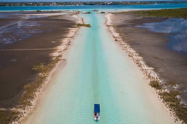 Bacalar Lagoon Day Trip: Seven Colors Boat Tour & San Felipe Fort photo 4
