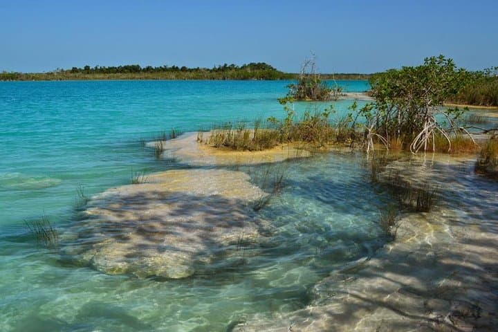 Bacalar Lagoon Day Trip: Seven Colors Boat Tour & San Felipe Fort photo 5