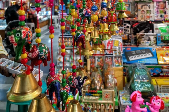 Varanasi Street Food & Market Tour: Taste Banaras' Flavors and Craft Traditions photo 2