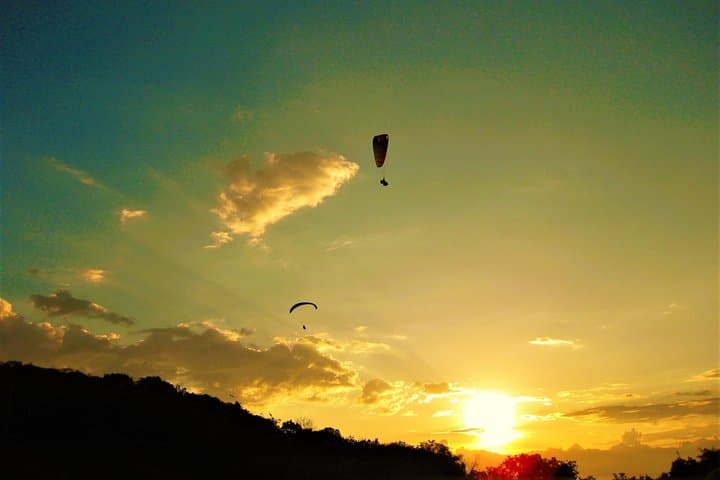 Tandem Paragliding Over Bucaramanga: Private Flight Above the Valley photo 5