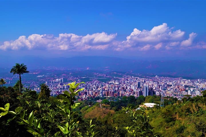 Bucaramanga Viewpoints Hike: Cabecera del Llano to La Niebla photo 3