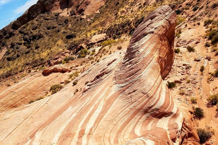 Valley of Fire Guided Hiking Tour From Las Vegas — 3-Hour Hikes Through Red Sandstone photo 4