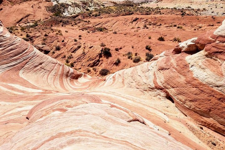 Valley of Fire Guided Hiking Tour From Las Vegas — 3-Hour Hikes Through Red Sandstone photo 5