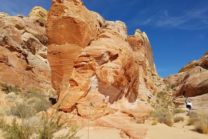 Valley of Fire Guided Hiking Tour From Las Vegas — 3-Hour Hikes Through Red Sandstone photo 6