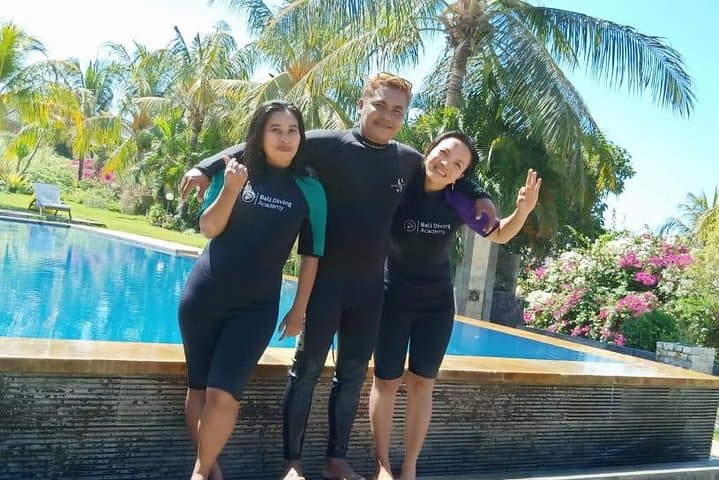 Scuba at USAT Liberty Wreck Tulamben: Beginner Dives with Pool Training photo 5