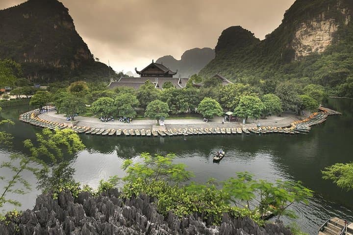 Full-Day Tam Coc & Hoa Lu: Row the Dry Ha Long Bay from Hanoi photo 4