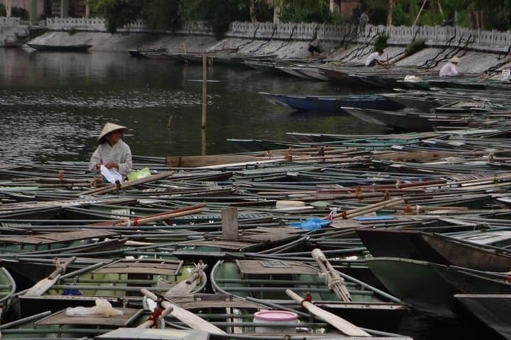 Full-Day Tam Coc & Hoa Lu: Row the Dry Ha Long Bay from Hanoi photo 5