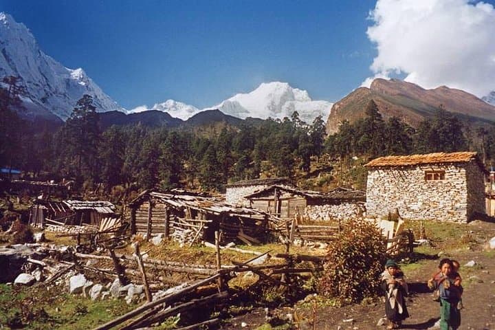 Manaslu Circuit Trek: 13-Day High-Altitude Trek Around Mt Manaslu photo 2
