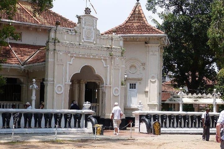 Colombo Buddhist Legend Shore Excursion: Colombo Port City Tour photo 2