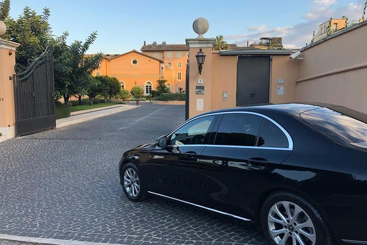 Private Rome Sightseeing by Car: See Vatican, Colosseum & Historic Squares in 3 Hours photo 4