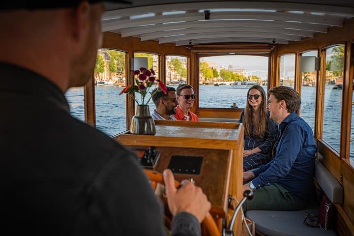 Private Amsterdam Light Festival Canal Cruise with Welcome Drink photo 4