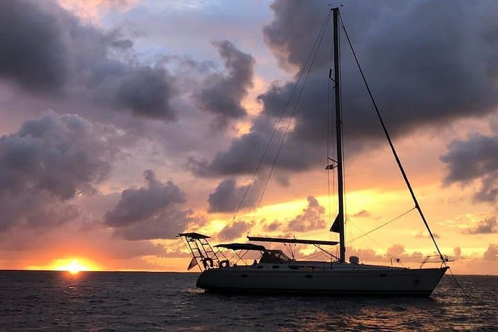BBQ Grill Sailing Cruise in Bonaire — 360° Sunset, Snorkel & Open Bar