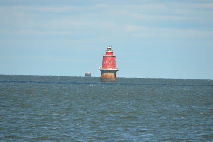 Grand Lighthouse Tour from Cape May — Delaware Bay Offshore Lighthouse Cruise photo 5