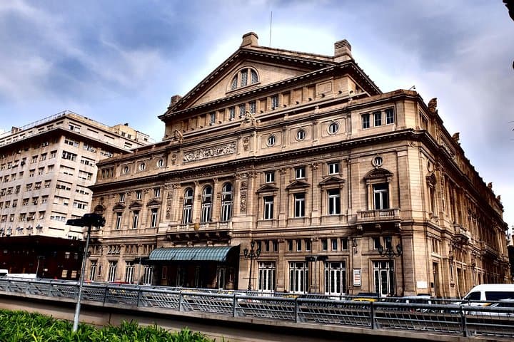 Recoleta and Palermo: A Four-Hour Bike Tour Through Buenos Aires’ Parks and Palaces photo 2