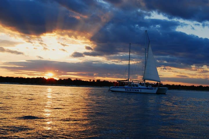 Private Romantic Sailing Sunset from Playa del Carmen to Isla Mujeres photo 4