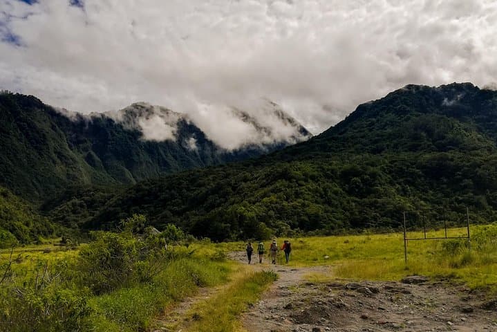 Sunrise Summit: 4x4 Ascent of Volcán Barú from Boquete photo 3