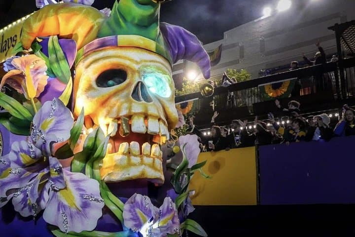 New Orleans Cocktail & Distillery Tour — Mardi Gras Mambo Open-Bar Experience photo 3