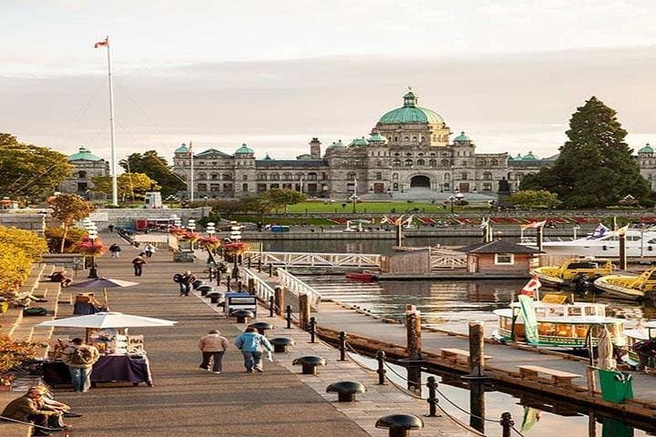 Vancouver to Whistler and Victoria: 2-Day Private Tour with Butchart Gardens & Sea-to-Sky photo 5