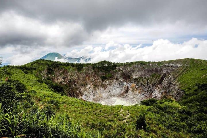 Trek Mount Mahawu and Lokon: Volcano Crater Hike from Manado photo 3