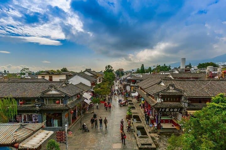 8-Day Private Yunnan Highlights: Stone Forest, Erhai & Jade Dragon Snow Mountain photo 3