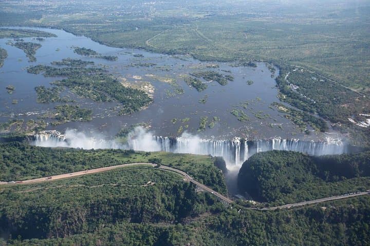 Victoria Falls Day Trip from Chobe or Kasane: Full-Day Guided Tour to Mosi-oa-Tunya photo 2