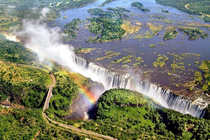 Victoria Falls Day Trip from Chobe or Kasane: Full-Day Guided Tour to Mosi-oa-Tunya photo 3