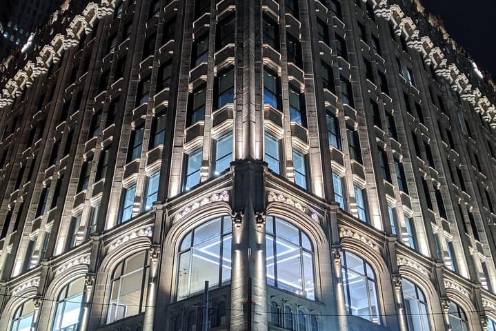 Pittsburgh Holiday Lights Walking Tour: Downtown Evening Walk, Ice Rink & Market photo 4