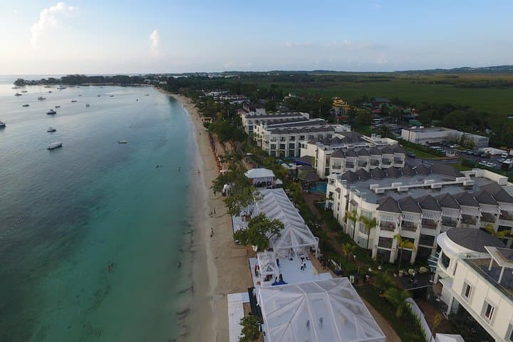 Explore Negril: 7 Mile Beach and Rick's Café Adventure photo 3