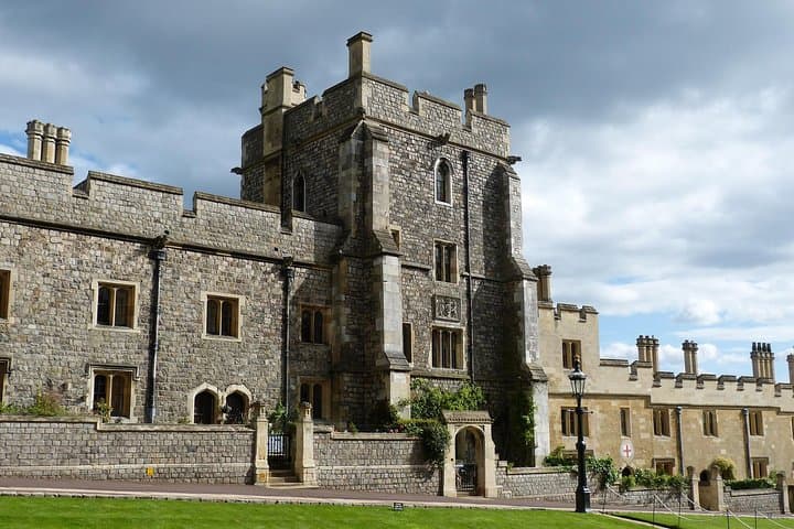 Private Windsor Castle VIP Tour from London with Entry Fees Included photo 3
