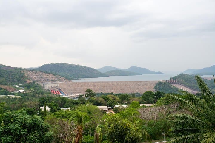 Akosombo & Beads Factory Tour — Lake Volta Dam Visit and Krobo Beads Workshop photo 2