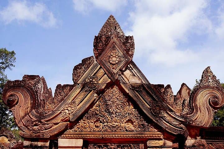 Kbal Spean, Banteay Srei & Grand Circuit: Full-Day Private Siem Reap Temple Hike photo 3