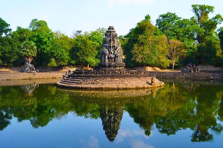 Kbal Spean, Banteay Srei & Grand Circuit: Full-Day Private Siem Reap Temple Hike photo 2