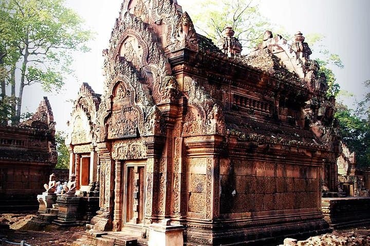 Kbal Spean, Banteay Srei & Grand Circuit: Full-Day Private Siem Reap Temple Hike