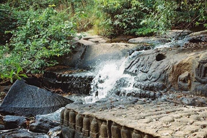 Kbal Spean, Banteay Srei & Grand Circuit: Full-Day Private Siem Reap Temple Hike photo 5