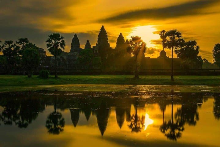 Two-Day Angkor Wat Small & Big Circuit Tour with Banteay Srei (Private)