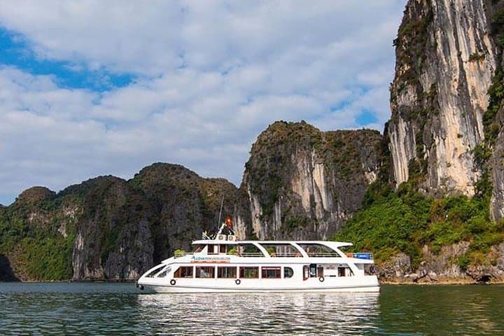 Halong Bay Deluxe Day Cruise with Private Expressway Transfer from Hanoi photo 2
