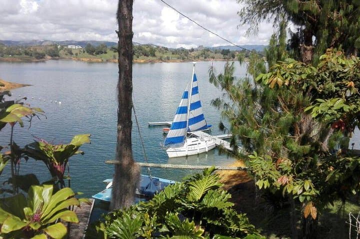 Sail Guatapé: 3-Hour Private Sailing Experience on El Peñol Reservoir photo 6