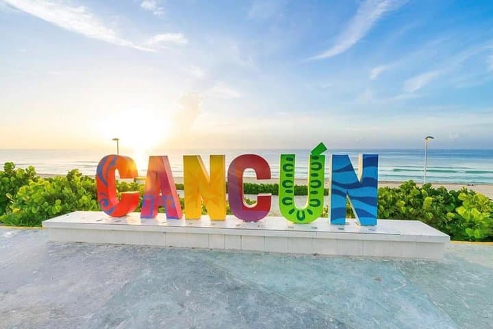 Cancun City Tour: El Meco Ruins, Plaza 28 & Playa Delfines in a Day