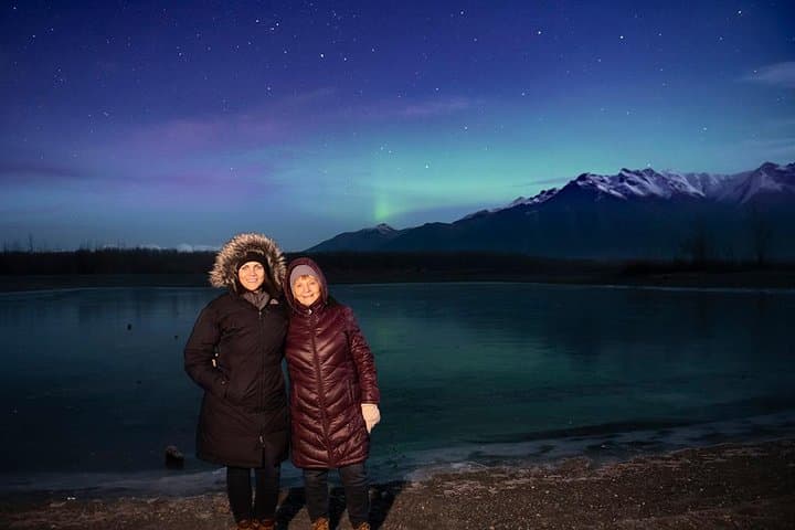 Anchorage Northern Lights Photo Tour: Chasing Aurora from City Overlooks to Hatcher Pass photo 6